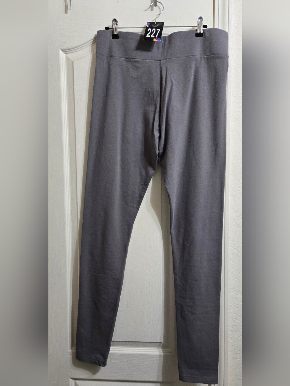 #227 NWOT Logo by Lori Goldstein Grey Leggings Medium Tall